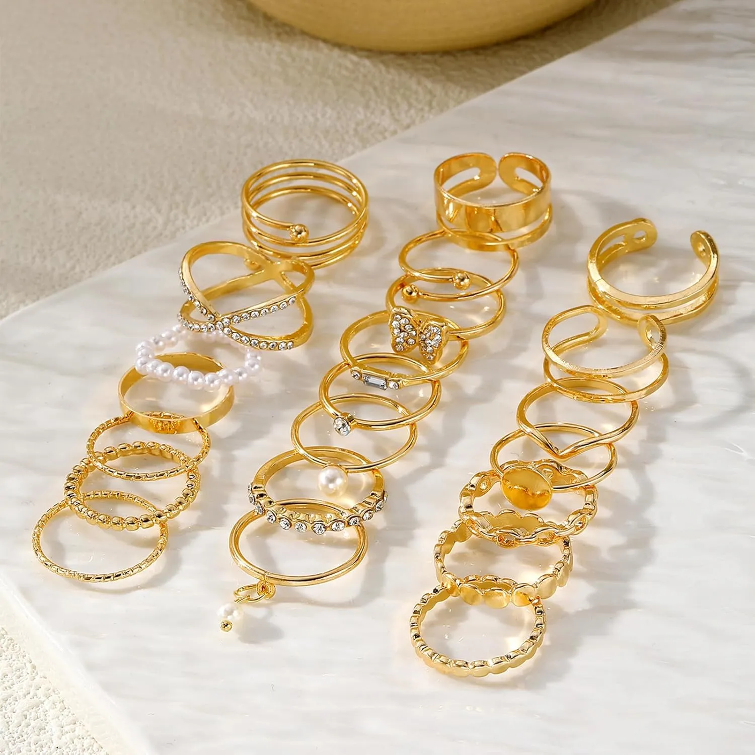 17IF Gold Vintage Knuckle Ring Set for Women, Boho Crystal Finger Aesthetic Pearl Sparkle Butterfly Chunky Stackable Midi Ring Pack