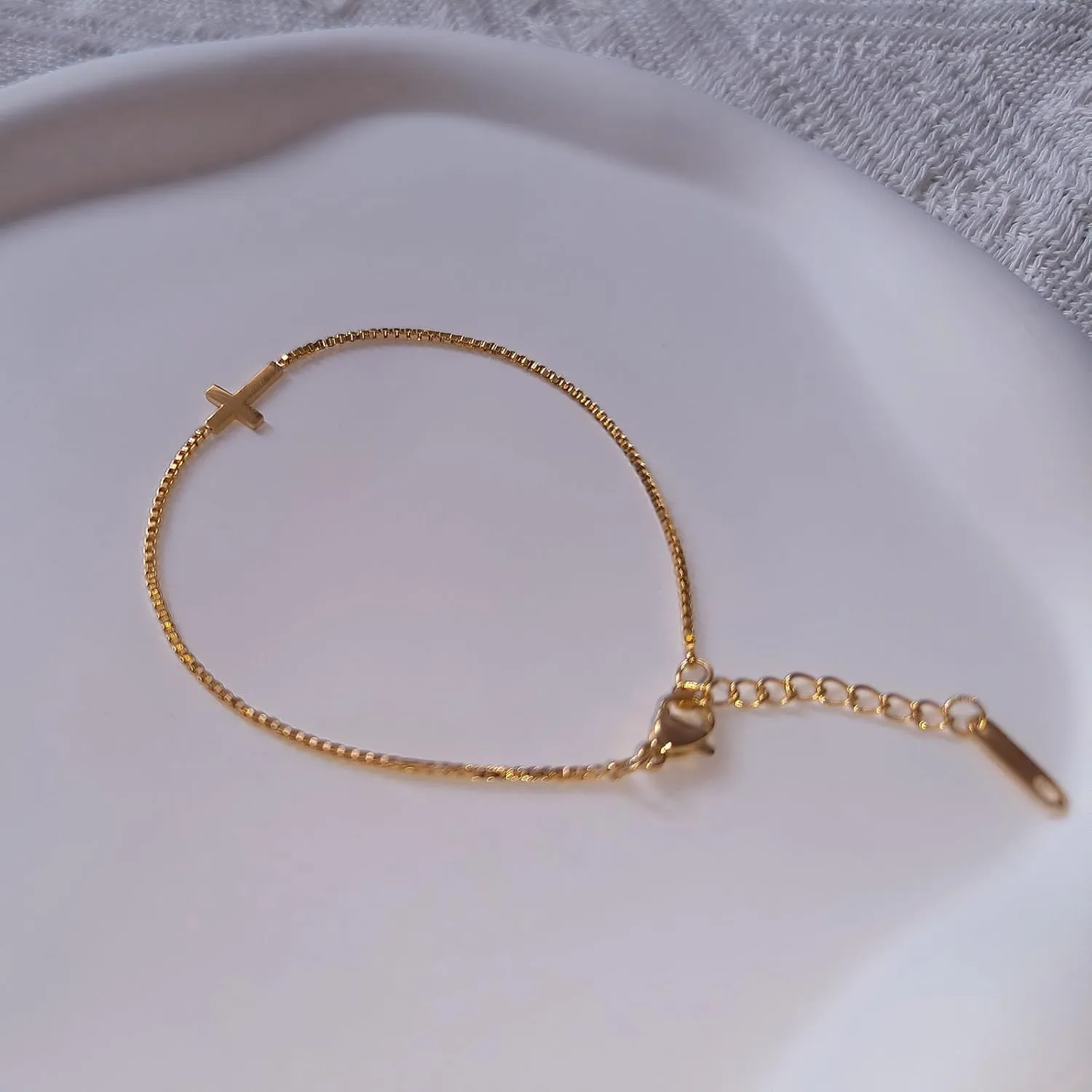 18K Gold Plated Sideways Cross Bracelets for Women Adjustable Stainless Steel Small Cross Chain Charm Faith Jewelry Religious Minimalist Gift