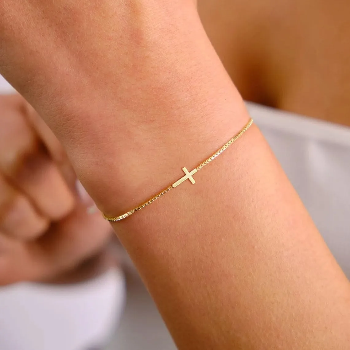 18K Gold Plated Sideways Cross Bracelets for Women Adjustable Stainless Steel Small Cross Chain Charm Faith Jewelry Religious Minimalist Gift