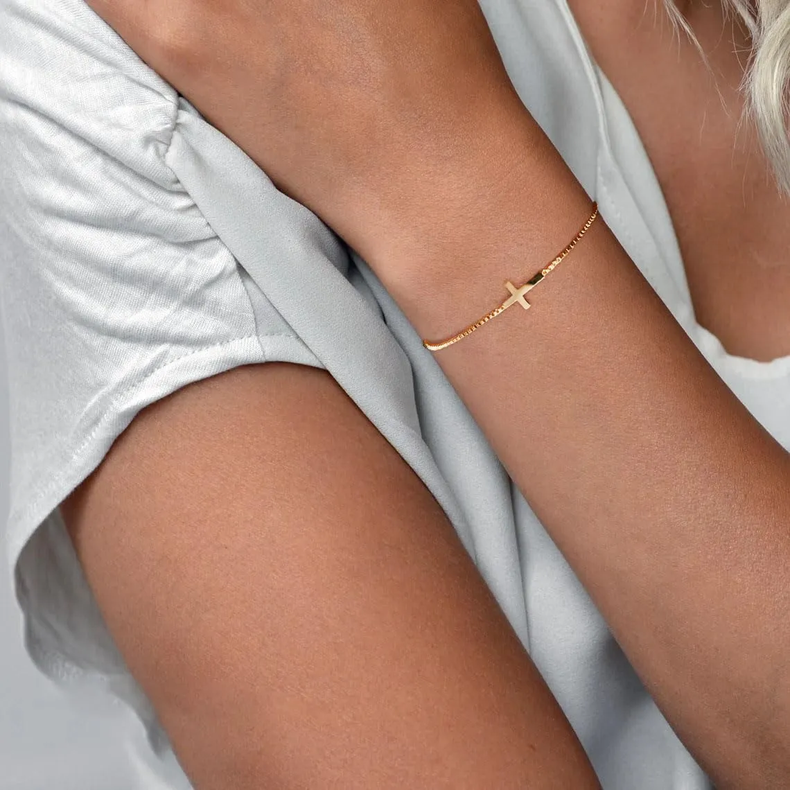 18K Gold Plated Sideways Cross Bracelets for Women Adjustable Stainless Steel Small Cross Chain Charm Faith Jewelry Religious Minimalist Gift