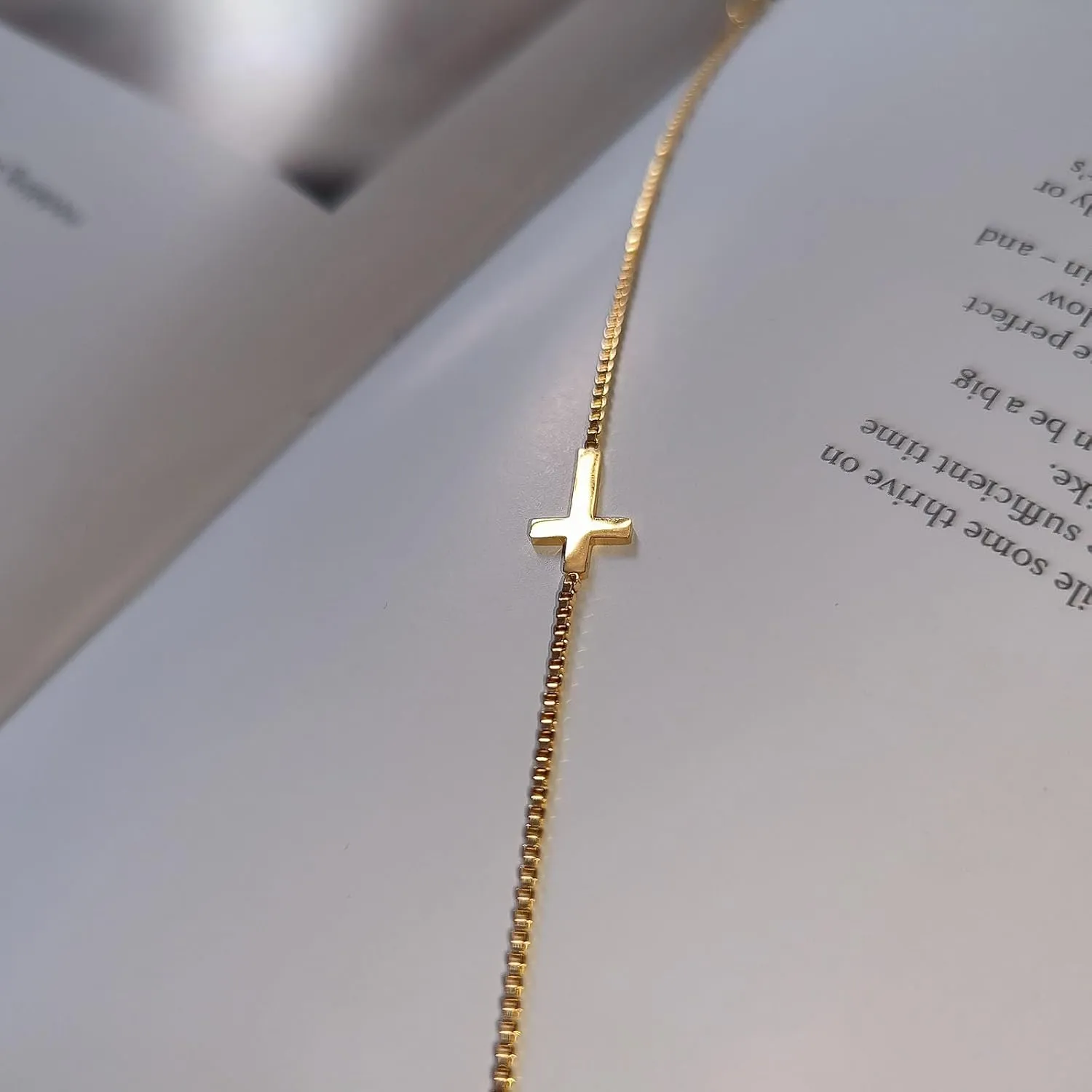 18K Gold Plated Sideways Cross Bracelets for Women Adjustable Stainless Steel Small Cross Chain Charm Faith Jewelry Religious Minimalist Gift