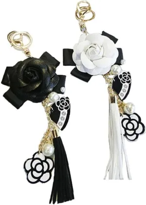 2 pieces of ladies' flower keychain, camellia pearl keychain, sparkling bag pendant, handbag, money bag charm, car keyring decoration for girls, black and white