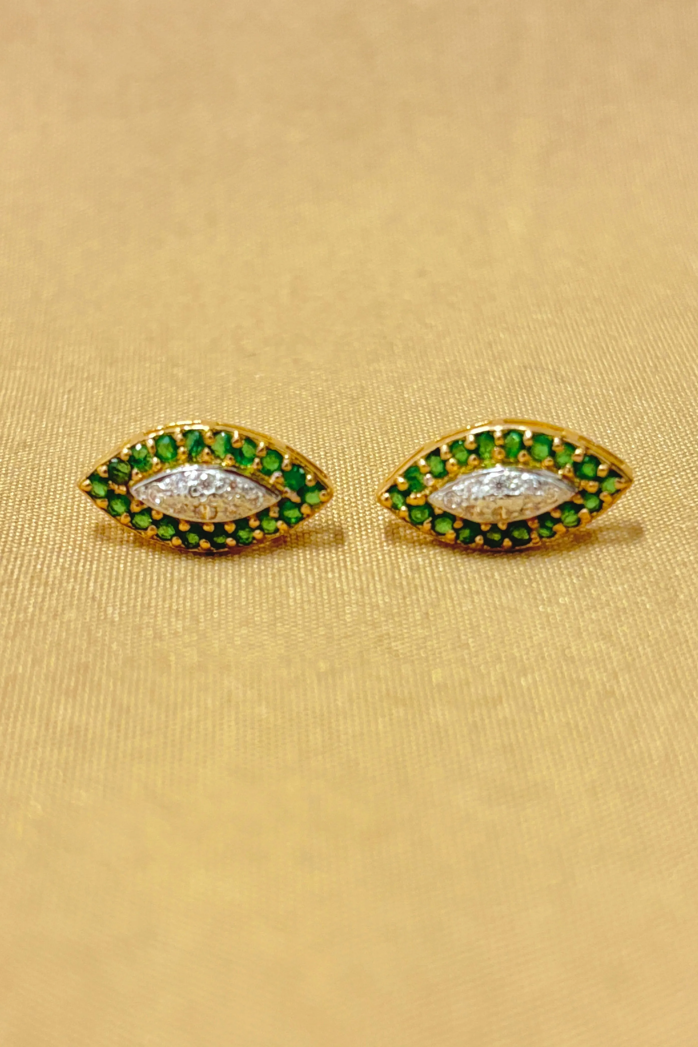 22 KT Gold Designer Emerald Pendant Set (D60)