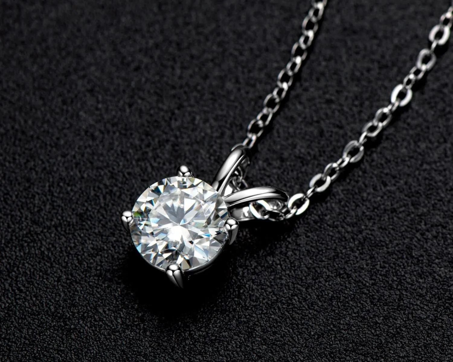 AINUOSHI Moissanite Necklace for Women, 1CT, 2CT, 3CT, 4CT Solitaire Moissanite Pendant Necklace, D-E Color with GRA Certificate, 925 Sterling Silver with 18K Gold Plating, Mother Mom Wife Girlfriend Gifts with Jewelry Box Packed