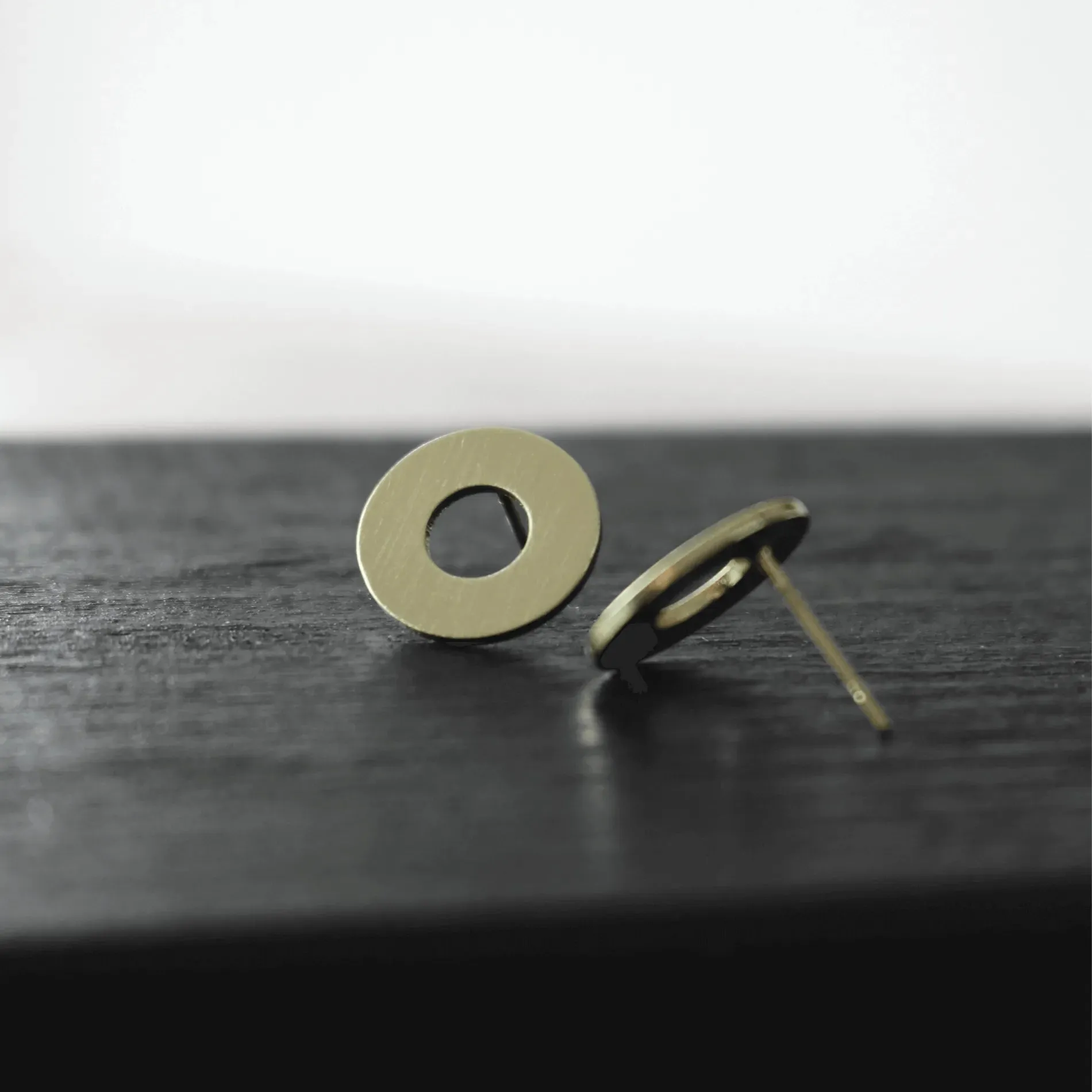 Alaya Chunky Cirkel Post Earring Gold Plating