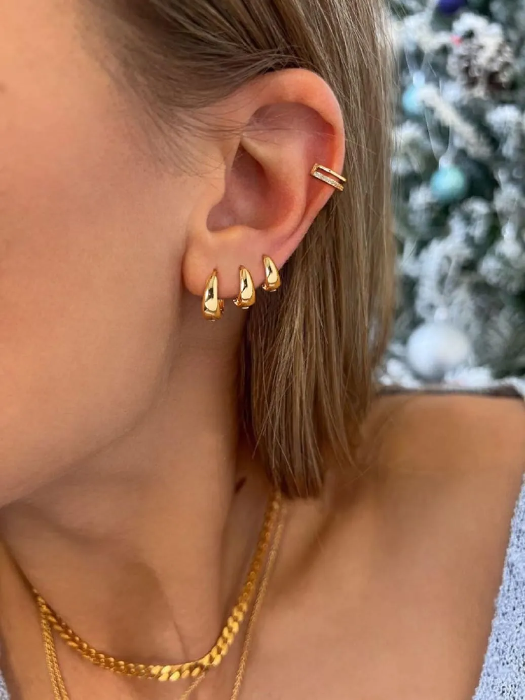Apsvo Gold Hoop Earrings Set for Women Small Hoop Earrings Cubic Zirconia Huggie Hoops Lightweight Hypoallergenic Gold Earrings Stack Trendy Jewelry Gifts