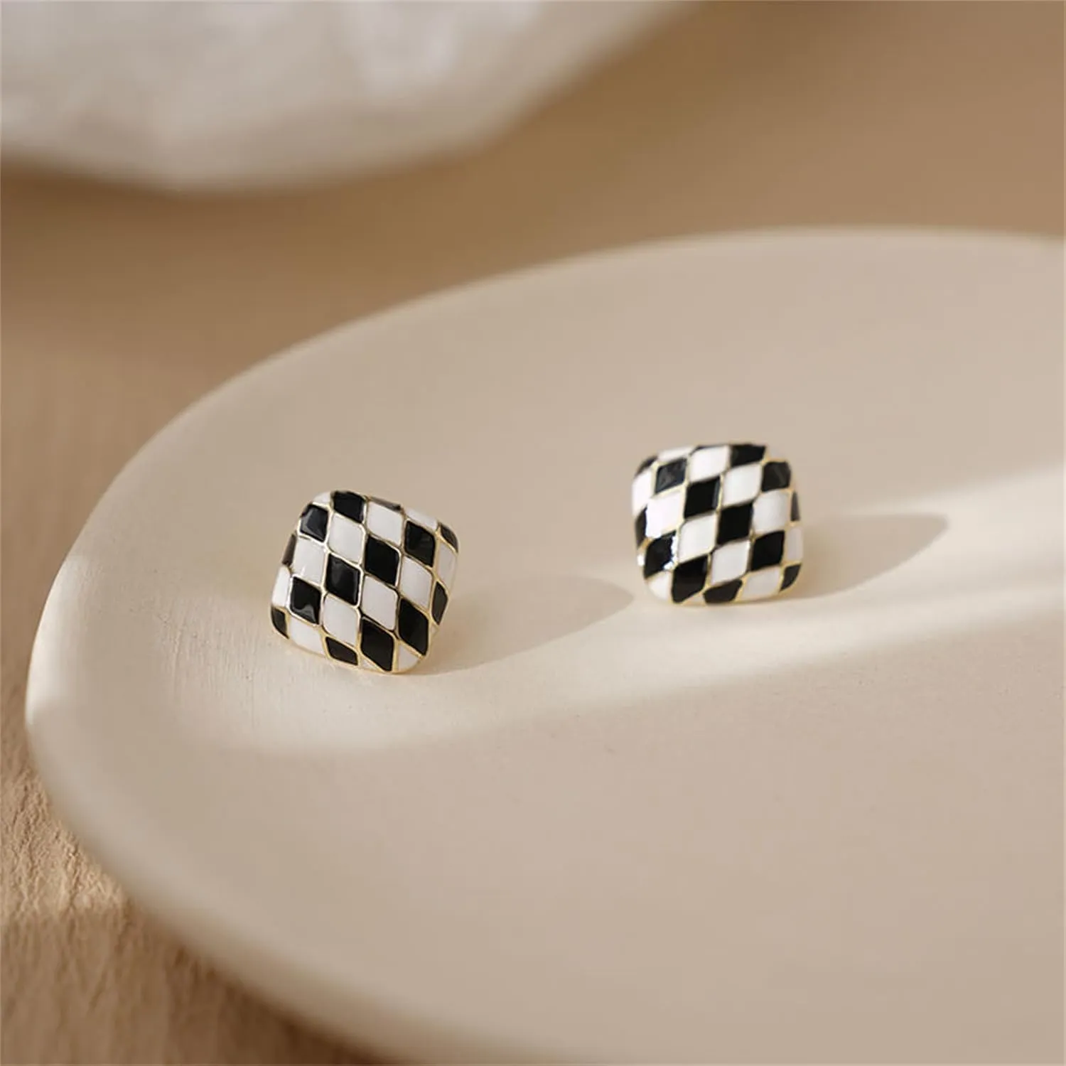 Checker Heart Stud Earrings for Women Unique Temperament Enamel Black White Striped Checkerboard Lightweight Small Earrings for Minimalist Valentines Day Birthday Anniversary Fashion Jewelry Gifts