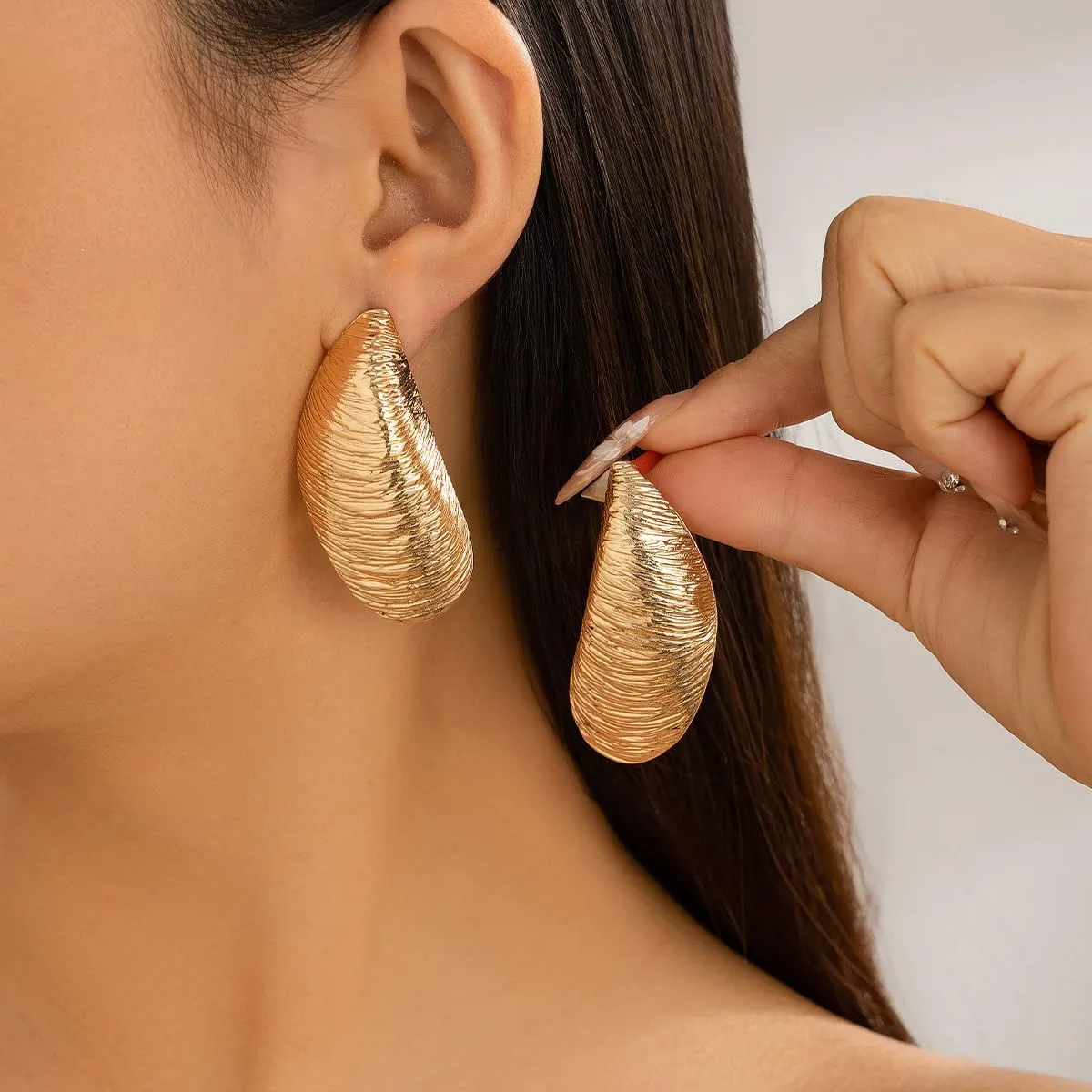 Chunky Gold Earrings for Women 18K Gold Plated Stud Earrings Irregular Statement Earrings Big Geometric Earrings Large Shell & Water Drop Earrings Hypoallergenic Fashion Jewelry Gifts