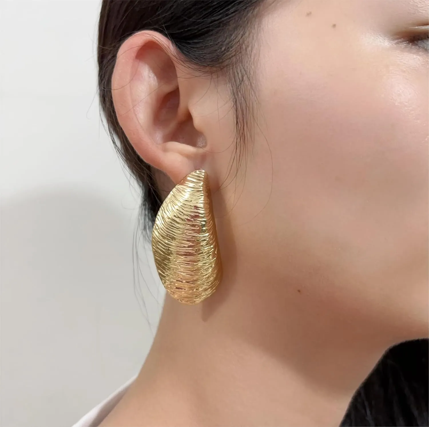 Chunky Gold Earrings for Women 18K Gold Plated Stud Earrings Irregular Statement Earrings Big Geometric Earrings Large Shell & Water Drop Earrings Hypoallergenic Fashion Jewelry Gifts