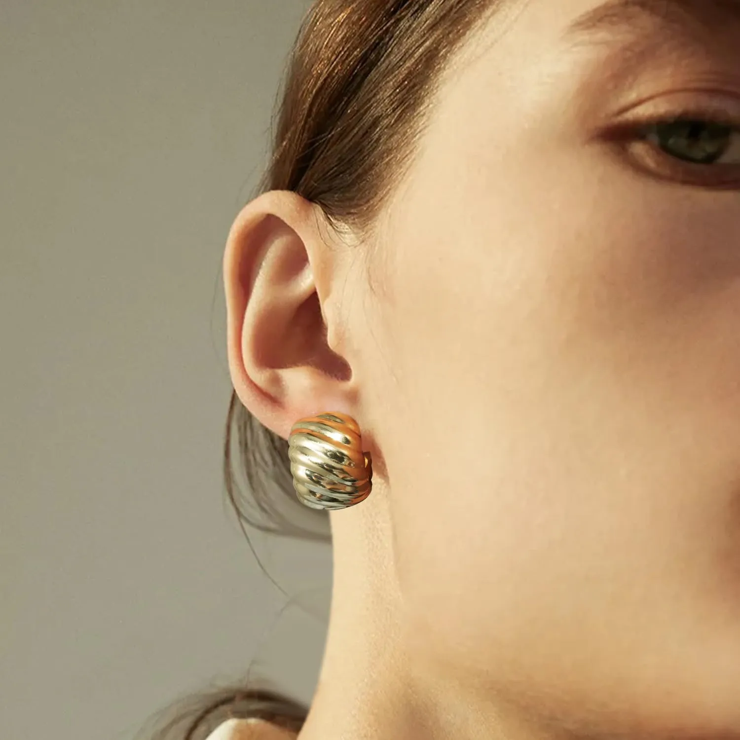 Chunky Gold Thick Hoop Earrings for Women, 18k Gold Plated Lightweight Hypoallergenic Huggie Hoops, Trendy Jewelry for Women