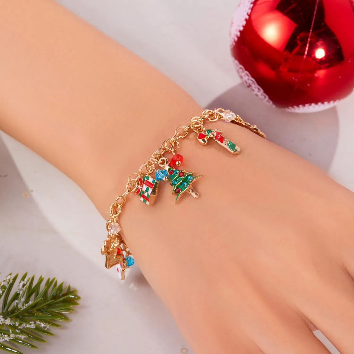 CJIAYUJEW Christmas Bracelet for Women Gold Cartoon Snowflake Snowman Charm Bracelet OT Chain Bangle Christmas Tree Friendship Bracelets Jewelry