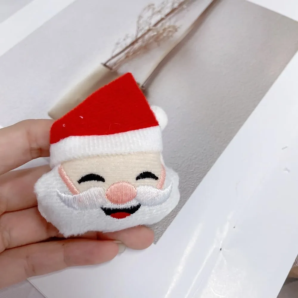 Cute Plush Santa Claus Christmas Decoration Brooch Lapel Pins for Women Teen Girls Dainty Ornament Fabric Brooch Shirt Sweater Hat Bag Clothes Accessory Party Holiday Xmas Gift Daughter Bff