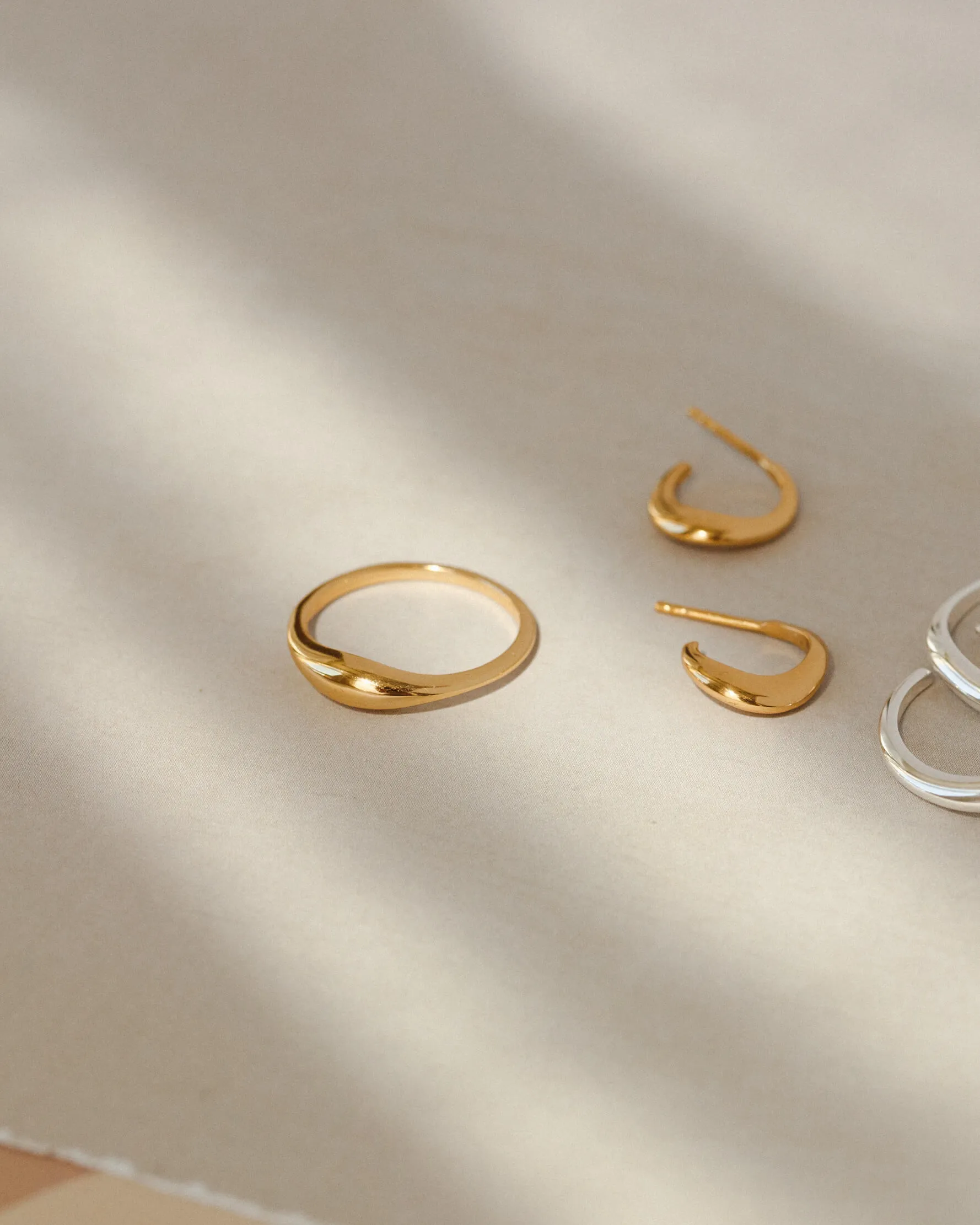 Dainty Dome Ring