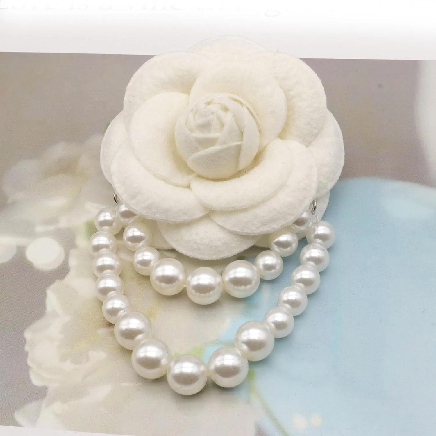 Elegant Camellia Flower Faux Pearl Brooch Pin,Bohemian Fabric Flower Brooch Pins Pearl Tassel for Women Teen Girls, Corsage Wedding Brooches Clothes Dress Coat Accessories Jewelry Gift