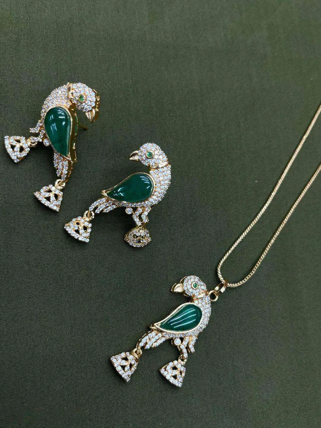 Emperor Fairywren Pendant Necklace Set