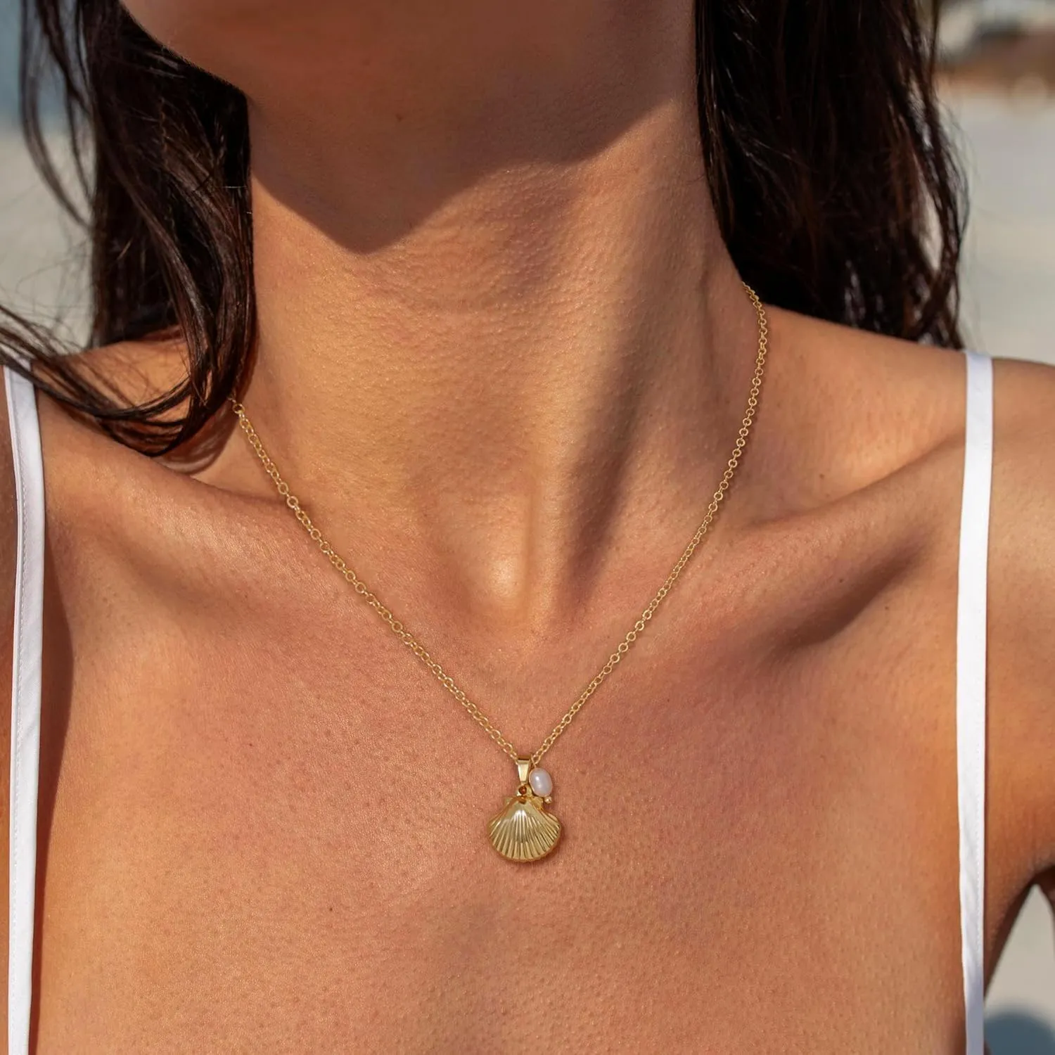 Ewrkbr Gold Necklace for Women,14K Gold Plated Shell Starfish Beach Necklaces Cute Boho Pendant Necklace Fashion Summer Waterproof Pearl Jewelry for Women