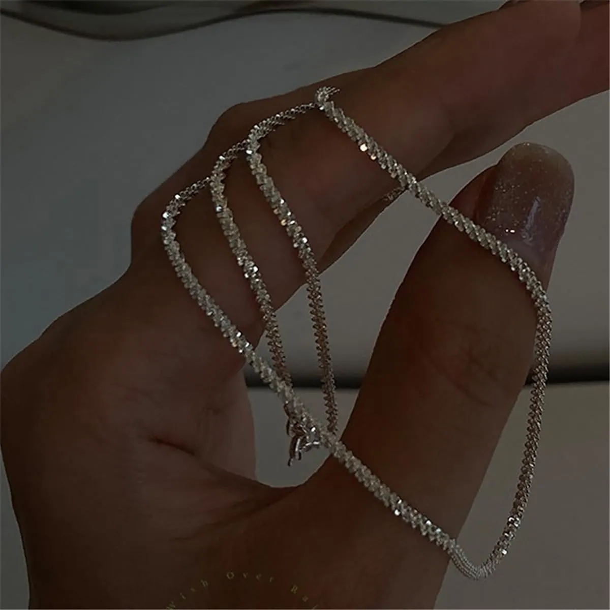 FUTIMELY Sparkling Clavicle Chain Necklace for Women 14K Gold/Silver Plated Tennis Necklace Trendy Herringbone Necklace Simple Minimalist Stacked Choker Layering Jewelry