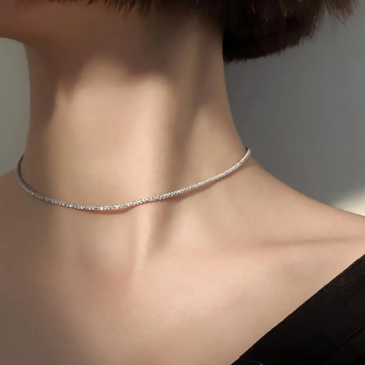 FUTIMELY Sparkling Clavicle Chain Necklace for Women 14K Gold/Silver Plated Tennis Necklace Trendy Herringbone Necklace Simple Minimalist Stacked Choker Layering Jewelry