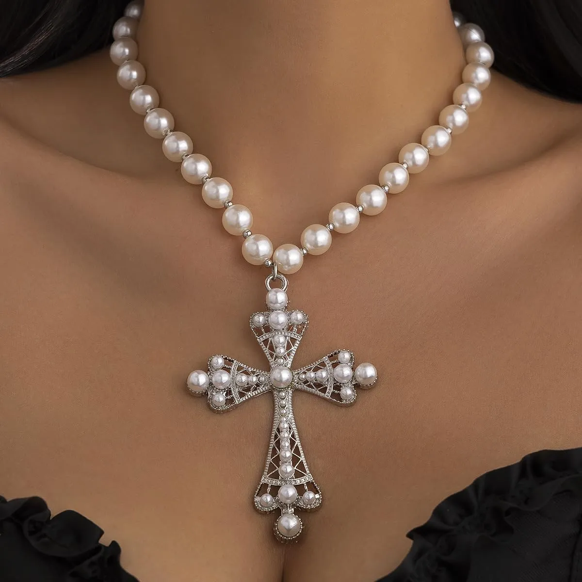 Gothic Cross Necklace for Women Vintage Pearl Cross Pendant Necklace Sparkling Crystal Cross Necklace Goth Chunky Cross Necklace Jewelry
