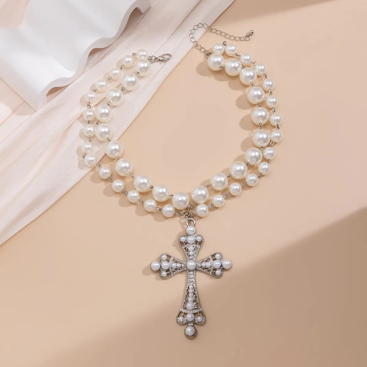 Gothic Cross Necklace for Women Vintage Pearl Cross Pendant Necklace Sparkling Crystal Cross Necklace Goth Chunky Cross Necklace Jewelry