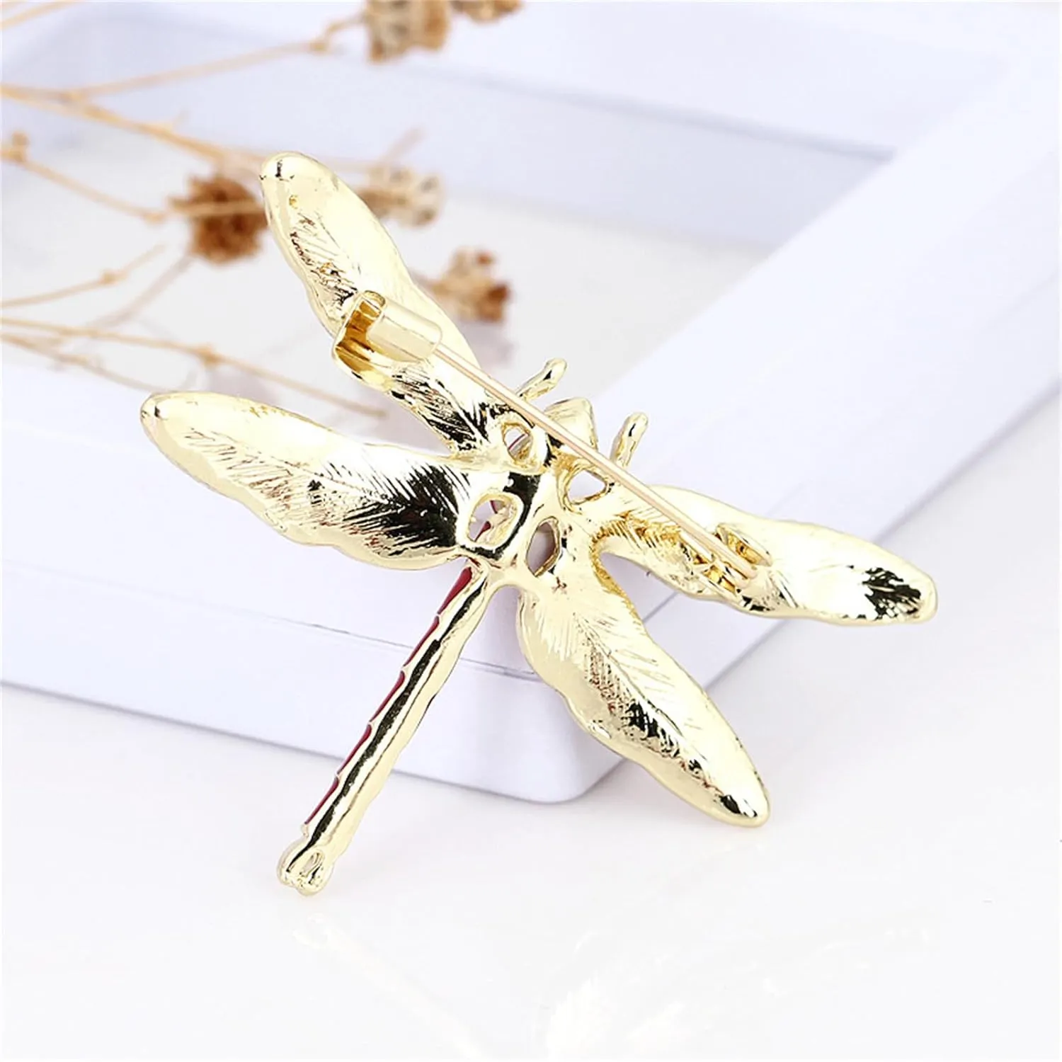 Honeybee Animal Insect Brooches Pin for Men Women Crystal Insect Themed Bee Corsages Scarf Clips for Women Girls Jewelry