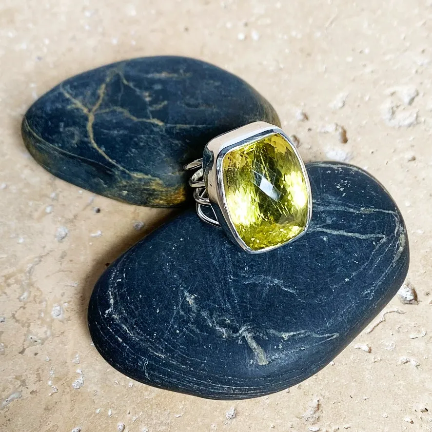 Lemon Quartz Rose Cut Ring - Lila