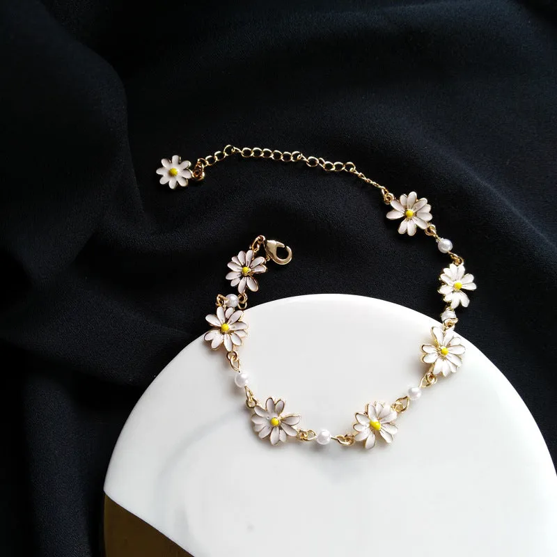 Original design bracelet simple small daisy bracelet