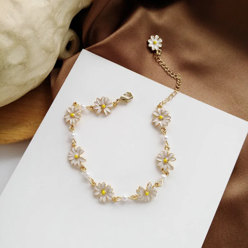Original design bracelet simple small daisy bracelet