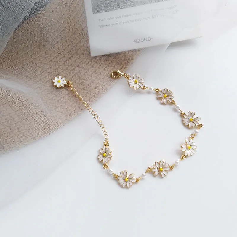 Original design bracelet simple small daisy bracelet