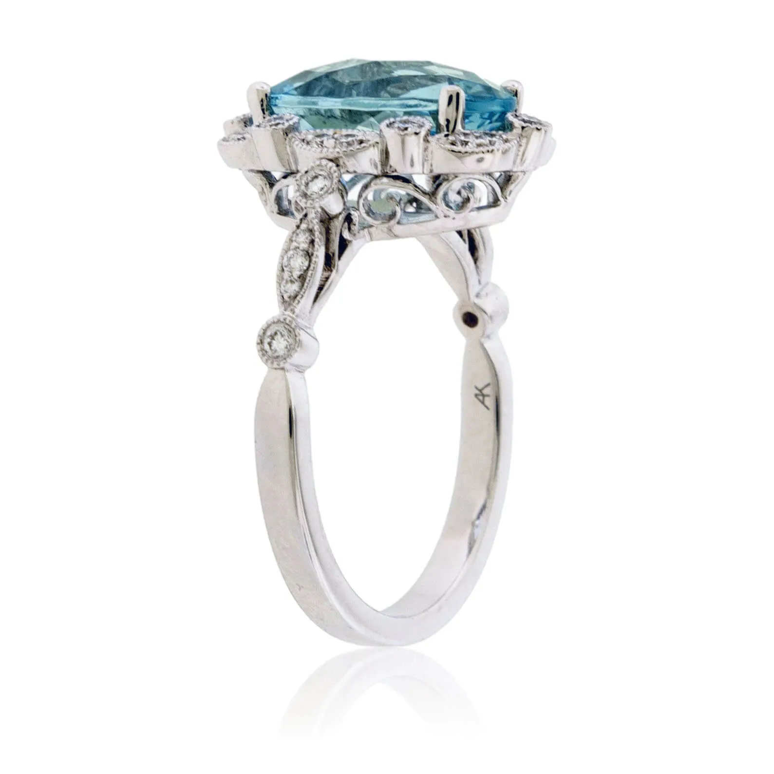 Oval-Cut Aquamarine with Scalloped Diamond Halo Ring