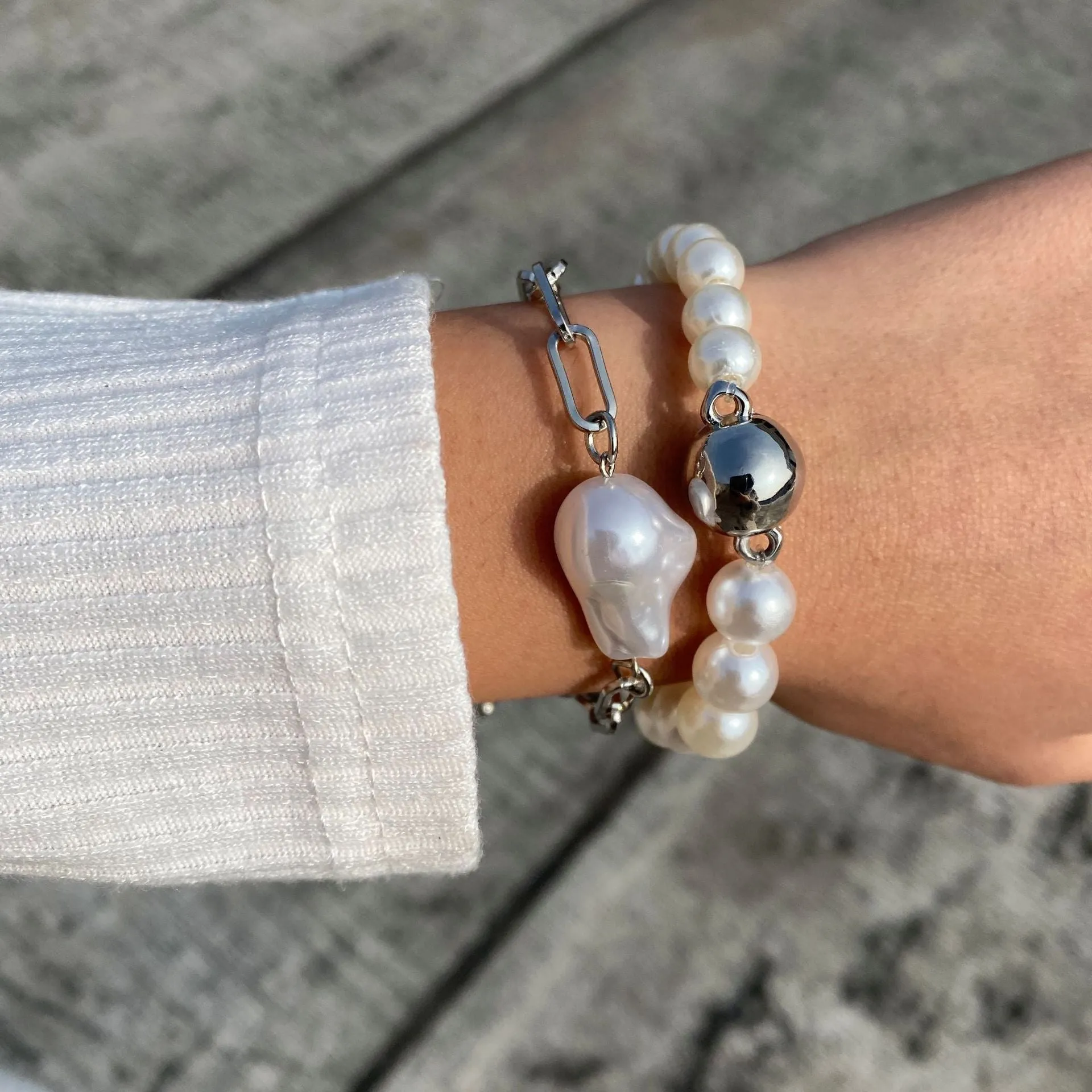 Retro Simple Shaped Pearl Set Bracelet Hollow