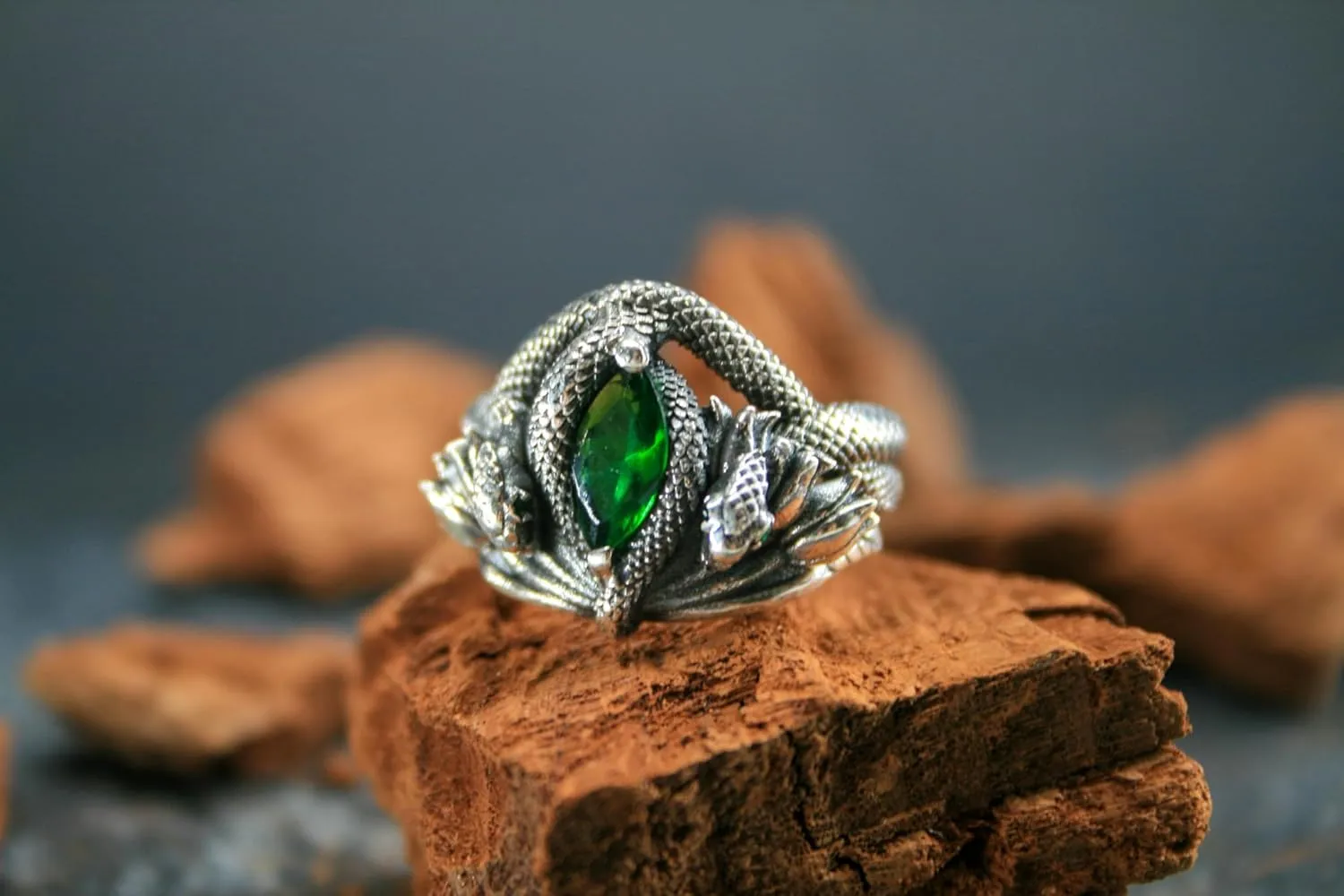 Ring Of Barahir-Mens Sterling Silver Emerald Ring-King Elessar Ring-Silver Green Emerald Stone Ring