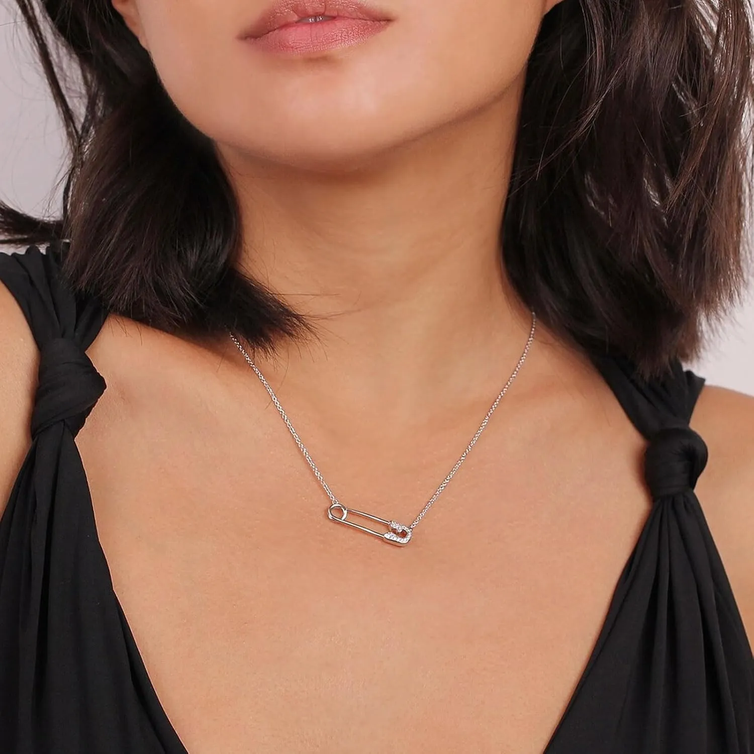 Safety Pin Necklace Paperclip Chain Necklace for Women Trendy Gold Charm Necklace Chunky Chain Necklace Gold Paperclip Choker Necklace Stocking Stuffers Jewelry Gifts