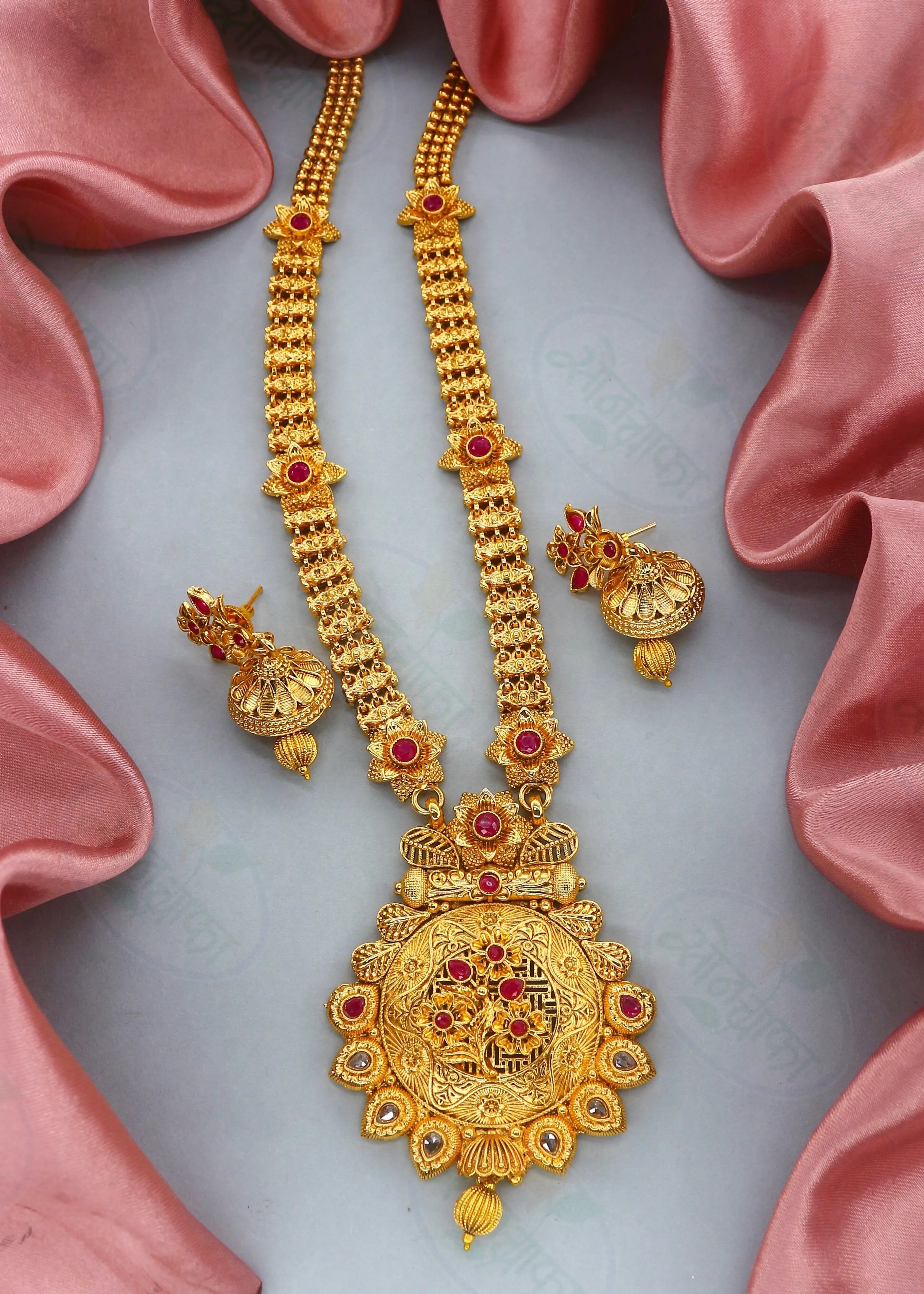SPARKLING LEAVES RAJWADI NECKLACE