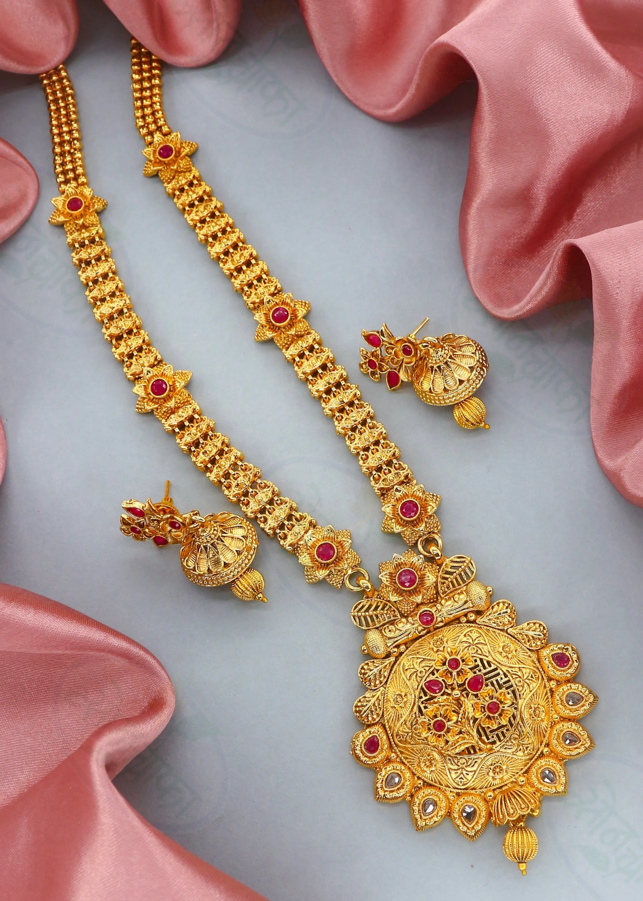 SPARKLING LEAVES RAJWADI NECKLACE