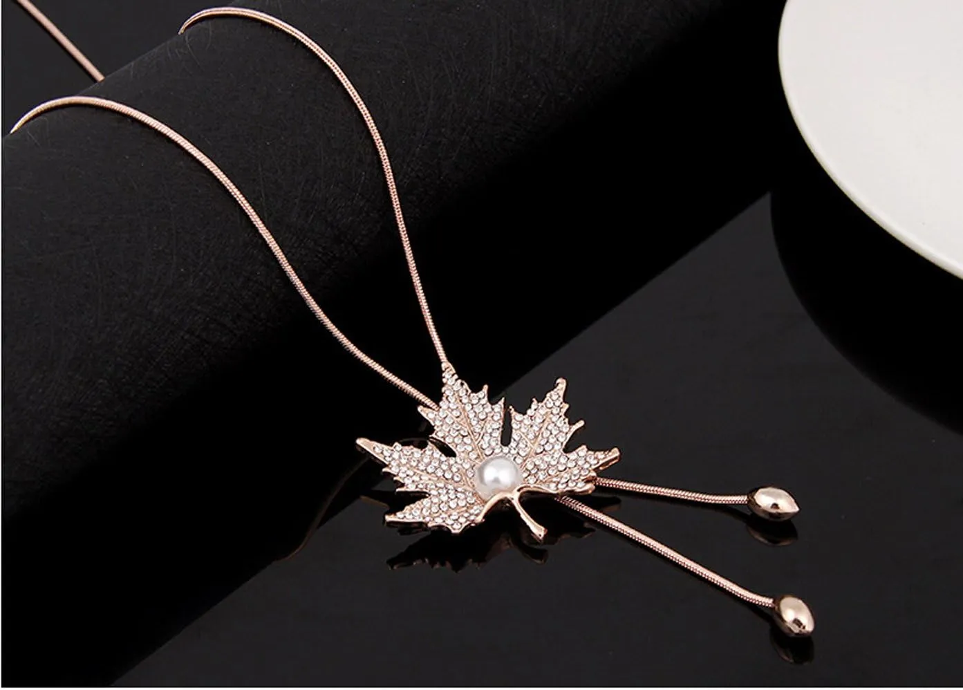 TULIP LY Sweet Crystal Maple Leaf Pendant Necklace Pearl Adjustable Bohemian Style Flower Tassel Long Chain Sweater Necklace