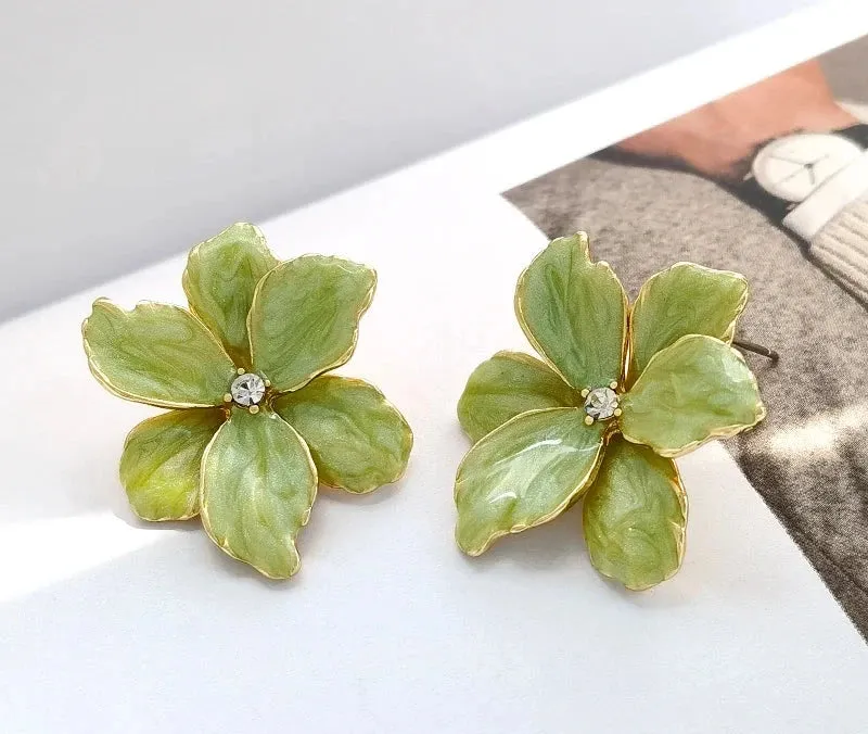 VAIGE Vibrant Floral Stud Earrings